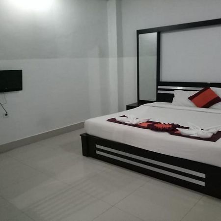 Capital O 2533 Shita Bali Hotel Jimbaran Exterior foto